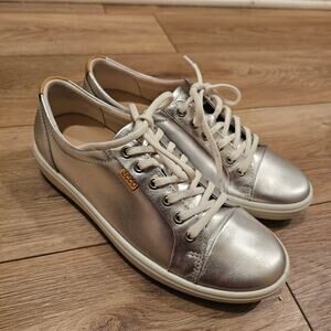 Ecco Soft 7 Women's Metallic Silver Comfort Sneakers Size 8-8.5